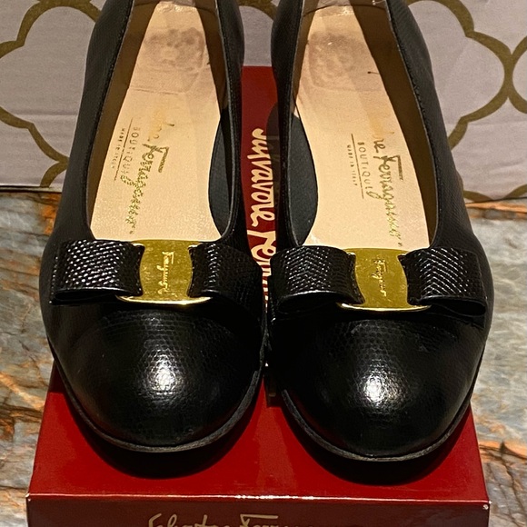 Salvatore Ferragamo Classic Vara Bow Lizard Embossed Calf Leather - Picture 3 of 13